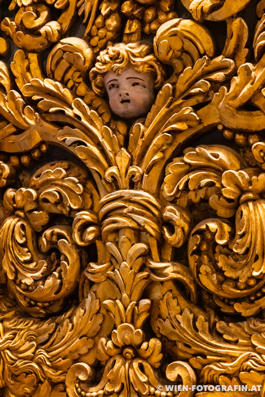 Detail der Wandverzierungen